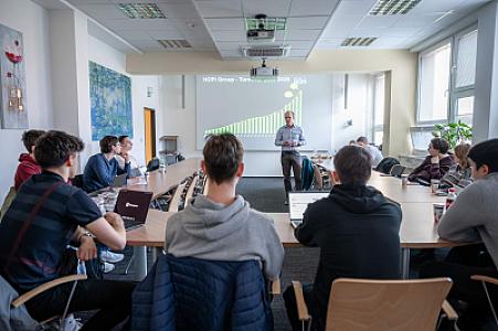 „Smart HOPI: Jak technologie a AI mění firmu."