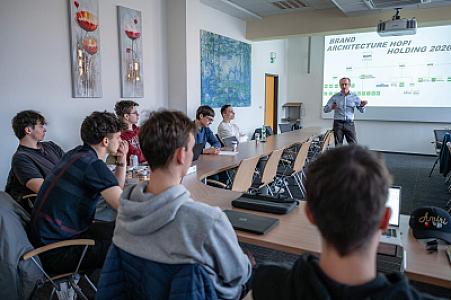 „Smart HOPI: Jak technologie a AI mění firmu."